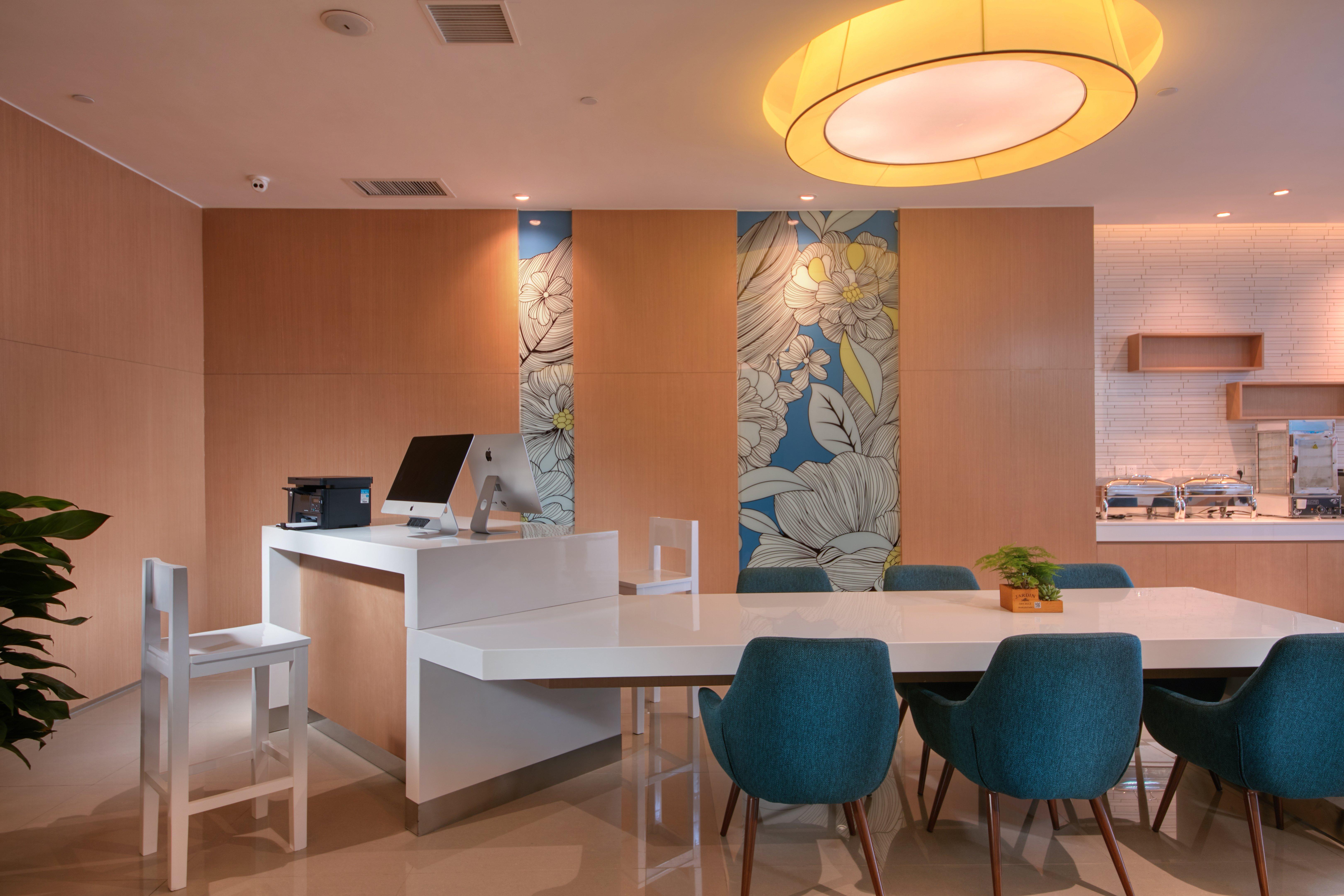 Holiday Inn Express Luoyang Yichuan By Ihg Exterior photo