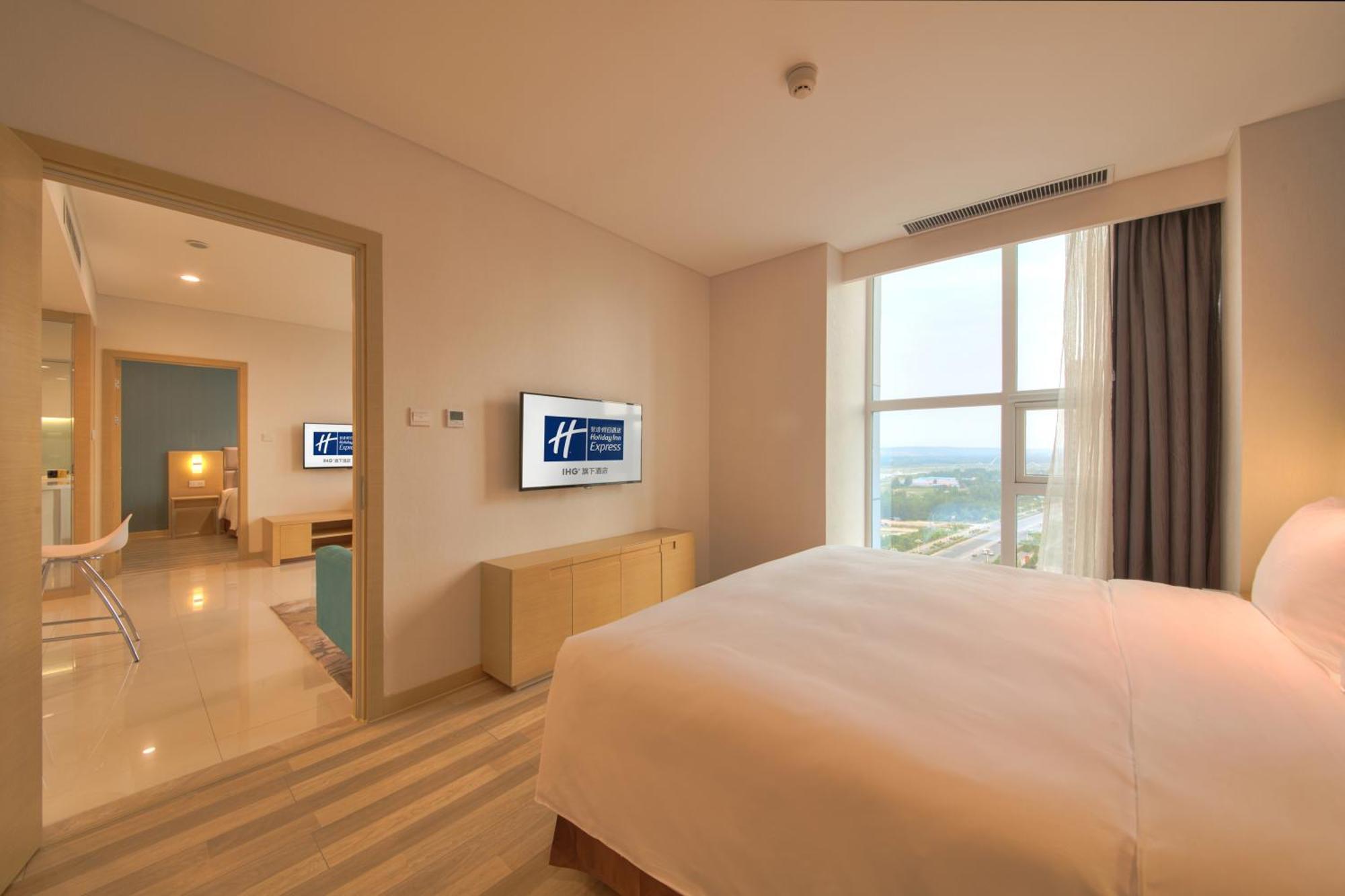 Holiday Inn Express Luoyang Yichuan By Ihg Exterior photo